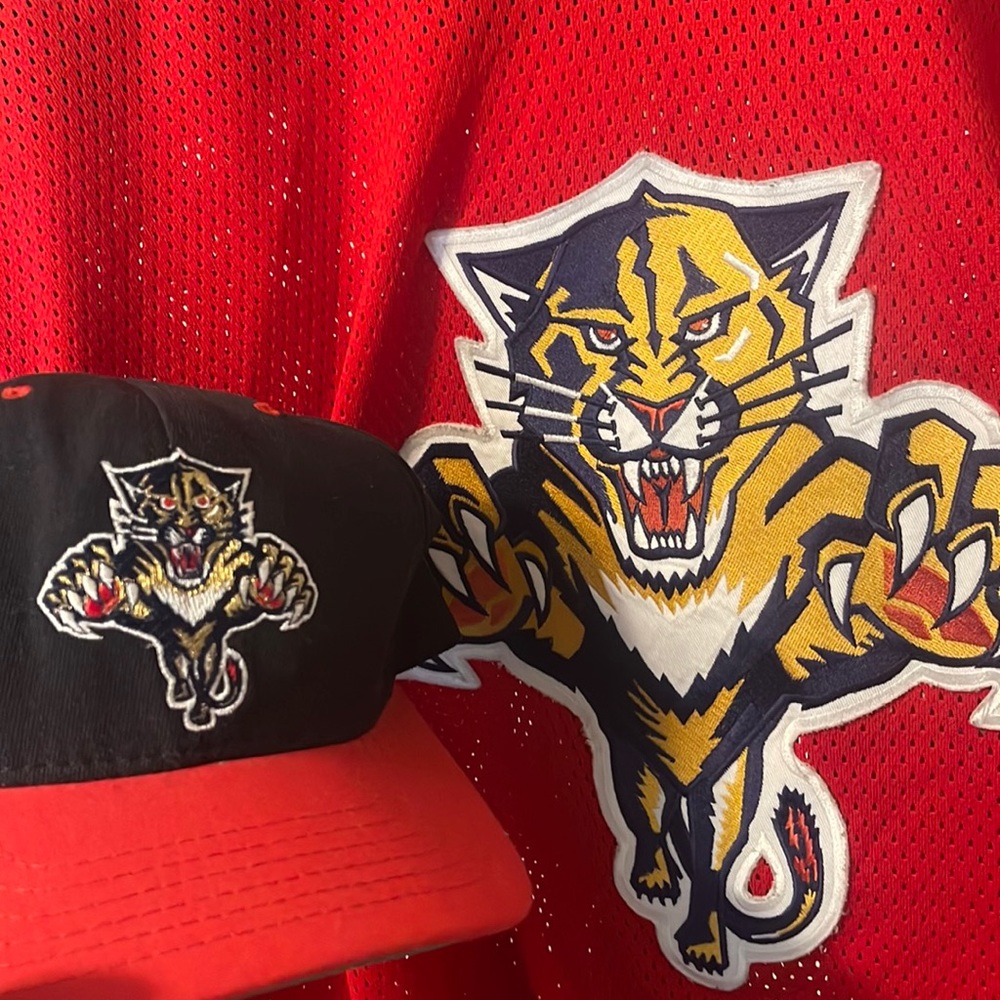 Florida Panthers Jersey!🔥🏒 With Free Blockhead Panthers Hat Included !! 🏒🔥🧢